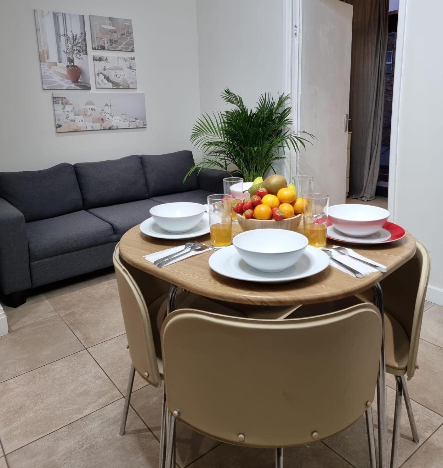 Luxury 4-Bed Apartment With Balcony & Garden, Near Emirates Stadium, 15 Mins To Central 런던 외부 사진